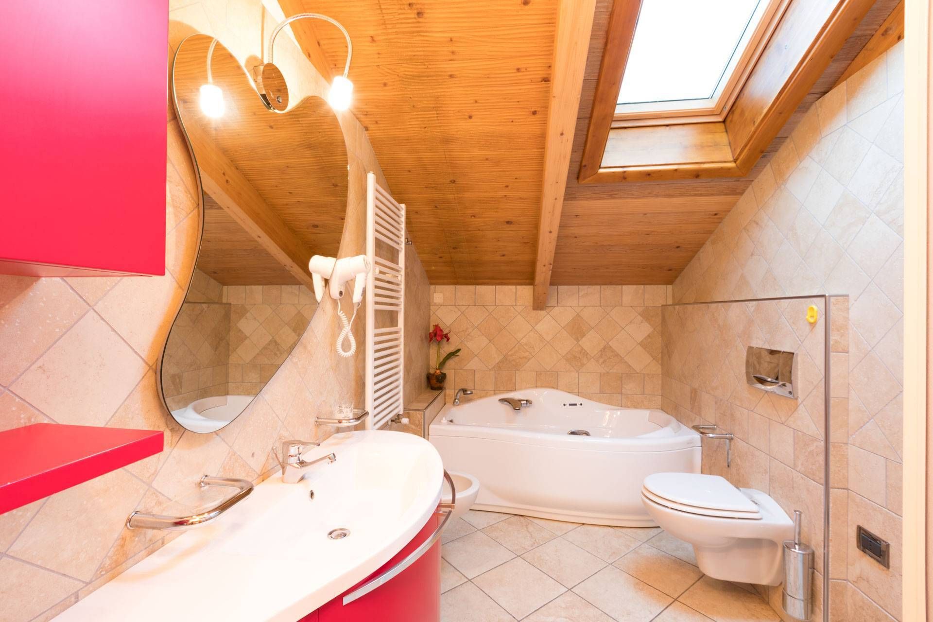 Bagno della Mansarda con vasca idromassaggio